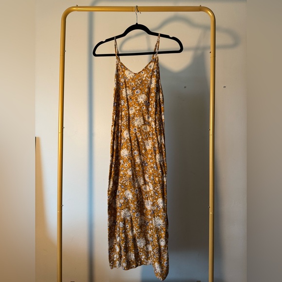 Old Navy Dresses & Skirts - Floral Goldenrod Dress
